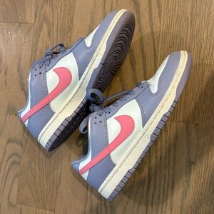 Nike Dunks size 8.5
